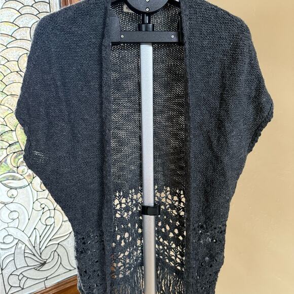Hollister Elegant Charcoal Fringe Cardigan Sweater - Picture 1 of 3